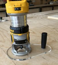 Základna s madlem pro frézu - ControlBase