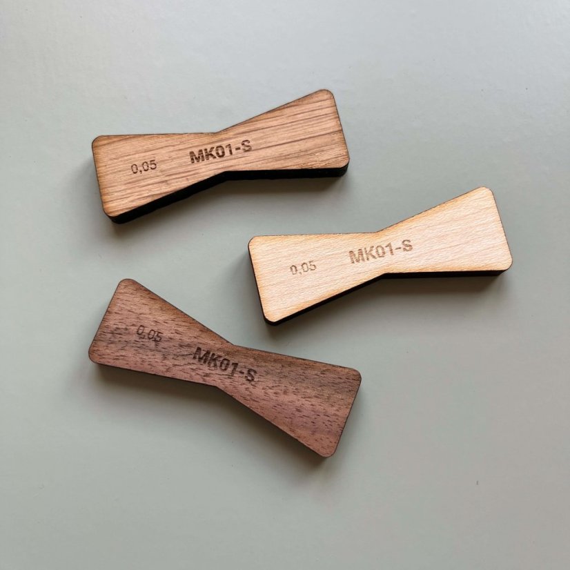 Motýlek - velikost S - dřevěná intarzie s kulatými rohy