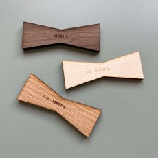 Motýlek - velikost L - dřevěná intarzie s ostrými rohy