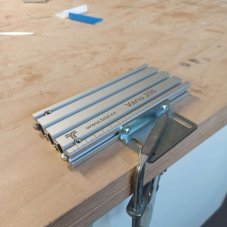 Úhelník pro šablony Vario