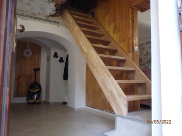 Výroba schodů pomocí frézovací šablony