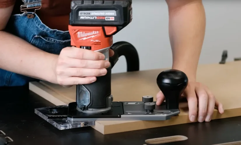 Multifunkční 10v1 základna pro ohraňovací frézky - Stav: Nové