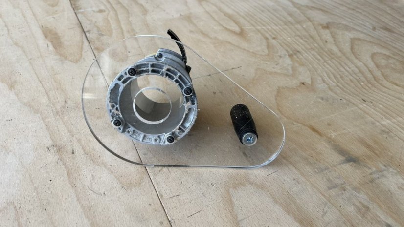 Základna s madlem pro frézu - ControlBase